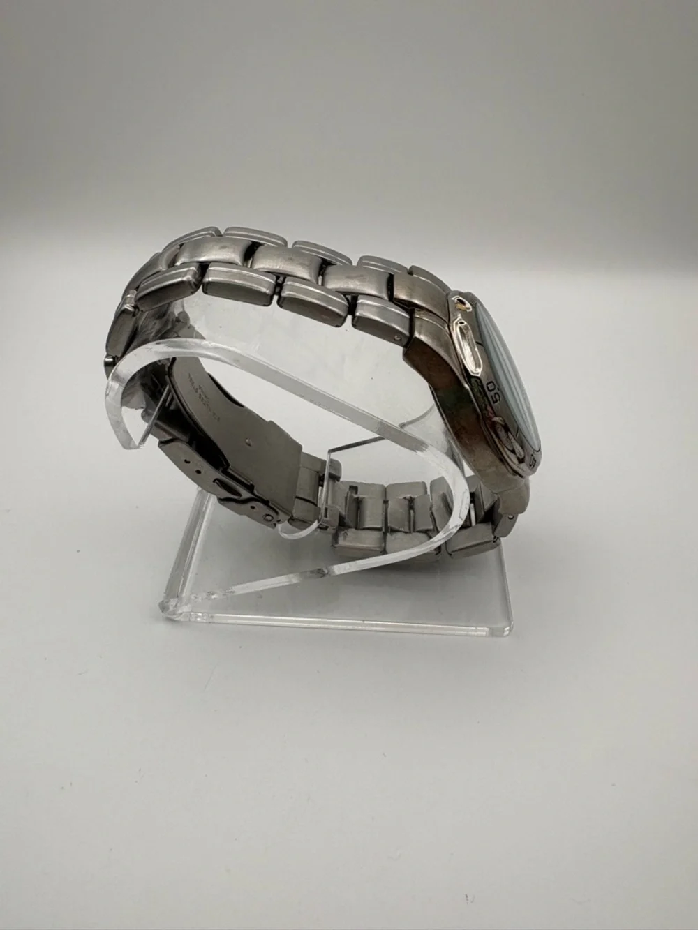 Armitron Silver Bracelet Watch Blue Gradient‎ Day Date Dial